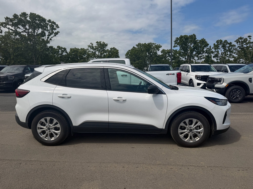 Used 2024 Ford Escape Active w/ Cold Weather Package FWD image 5