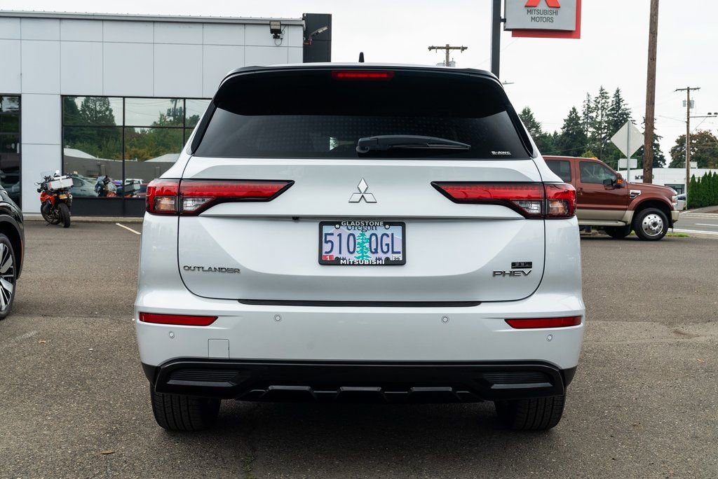 Used 2025 Mitsubishi Outlander SEL Black Edition AWD/4WD image 5