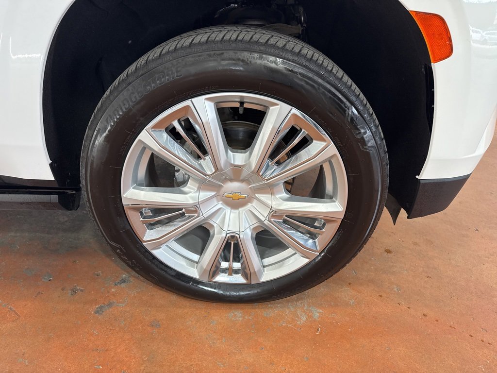Used 2022 Chevrolet Suburban High Country image 10