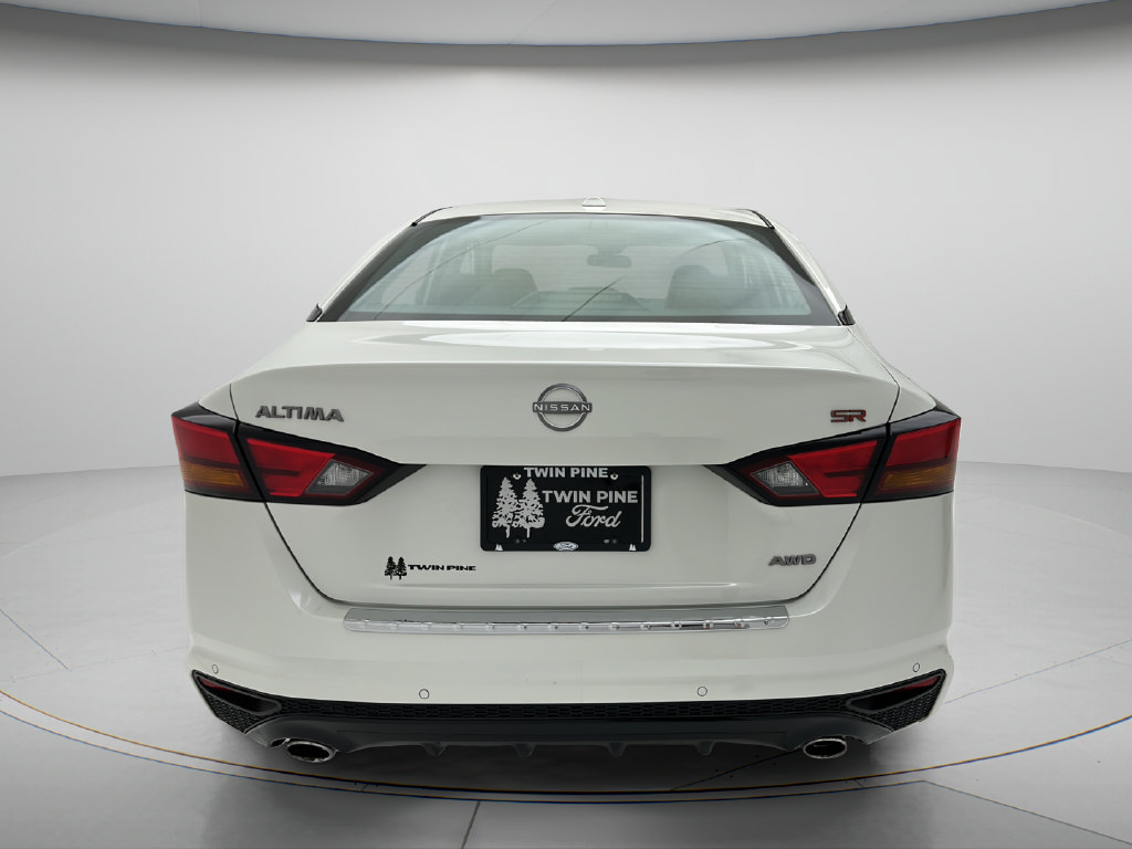 Used 2023 Nissan Altima 2.5 SR AWD/4WD image 7