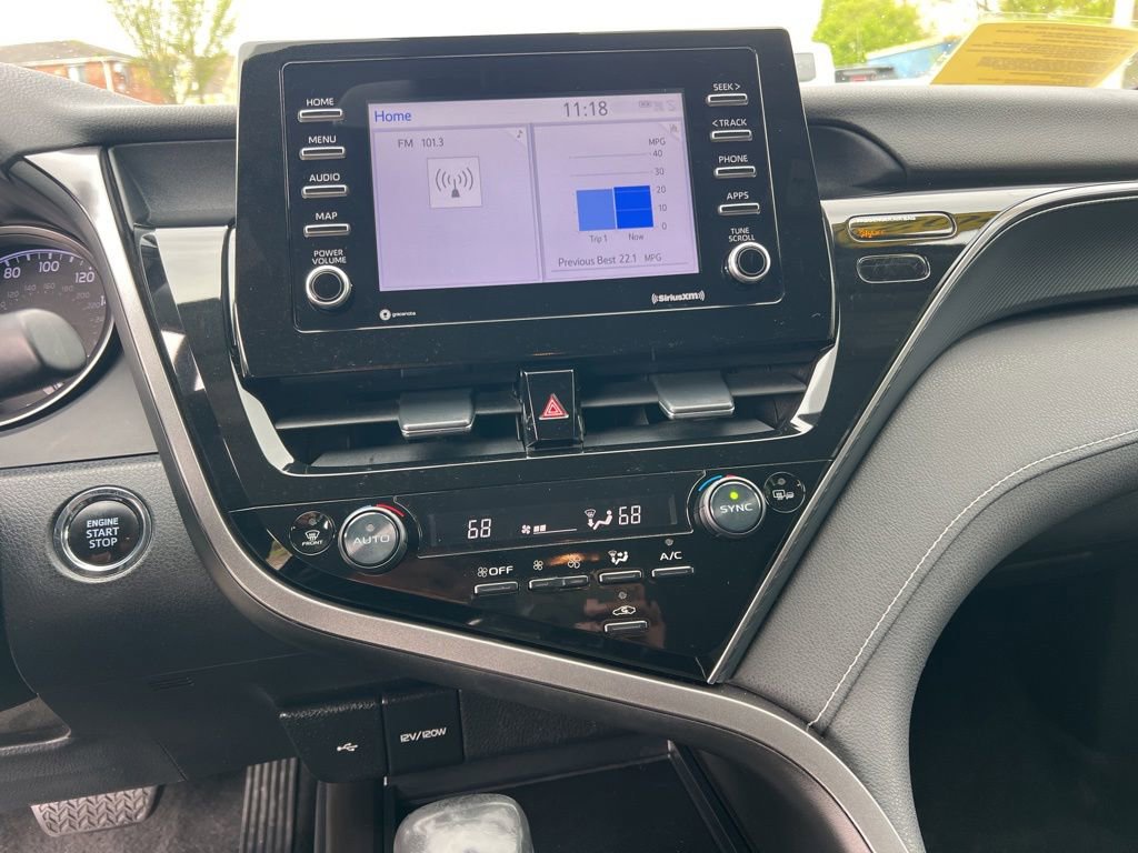 Used 2022 Toyota Camry SE FWD image 19