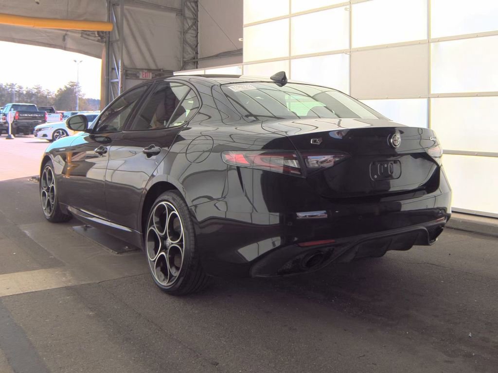 Used 2024 Alfa Romeo Giulia Veloce image 4
