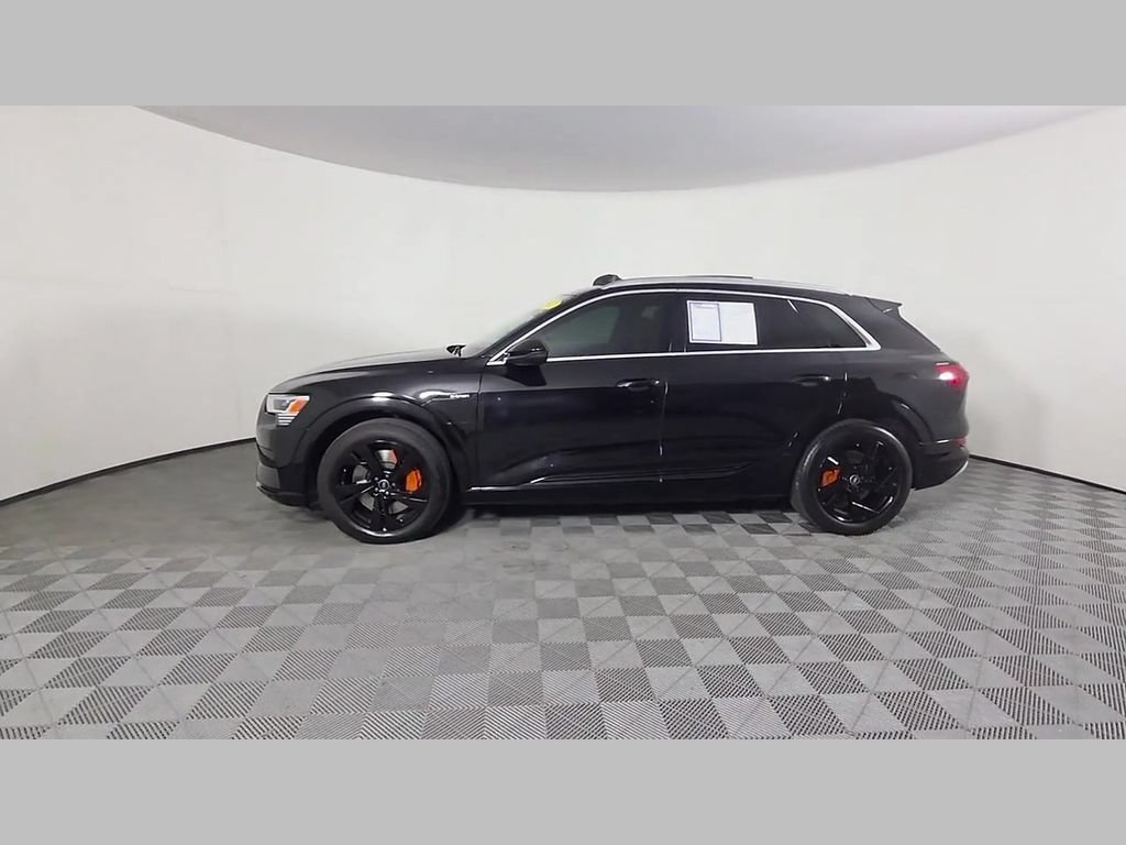 Used 2022 Audi e-tron Premium AWD/4WD image 46