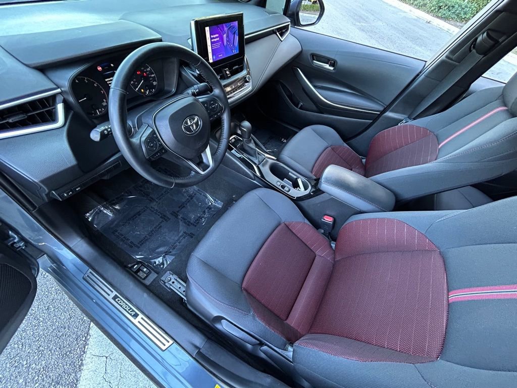 Used 2023 Toyota Corolla SE w/ SE Premium Package image 39