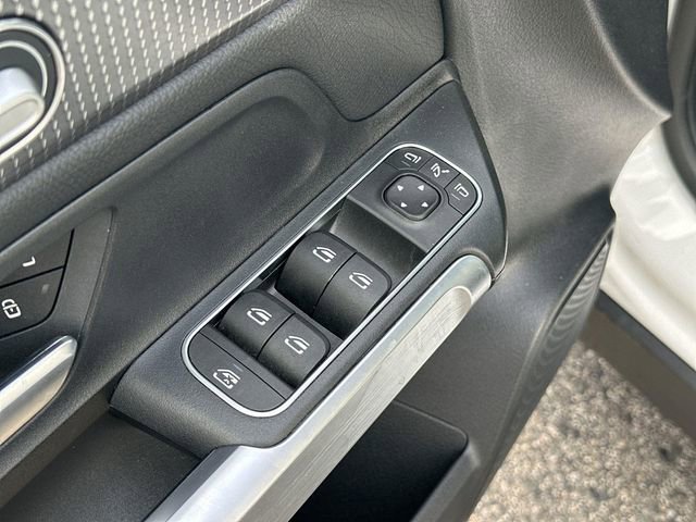 Used 2023 Mercedes-Benz GLB 250 image 21