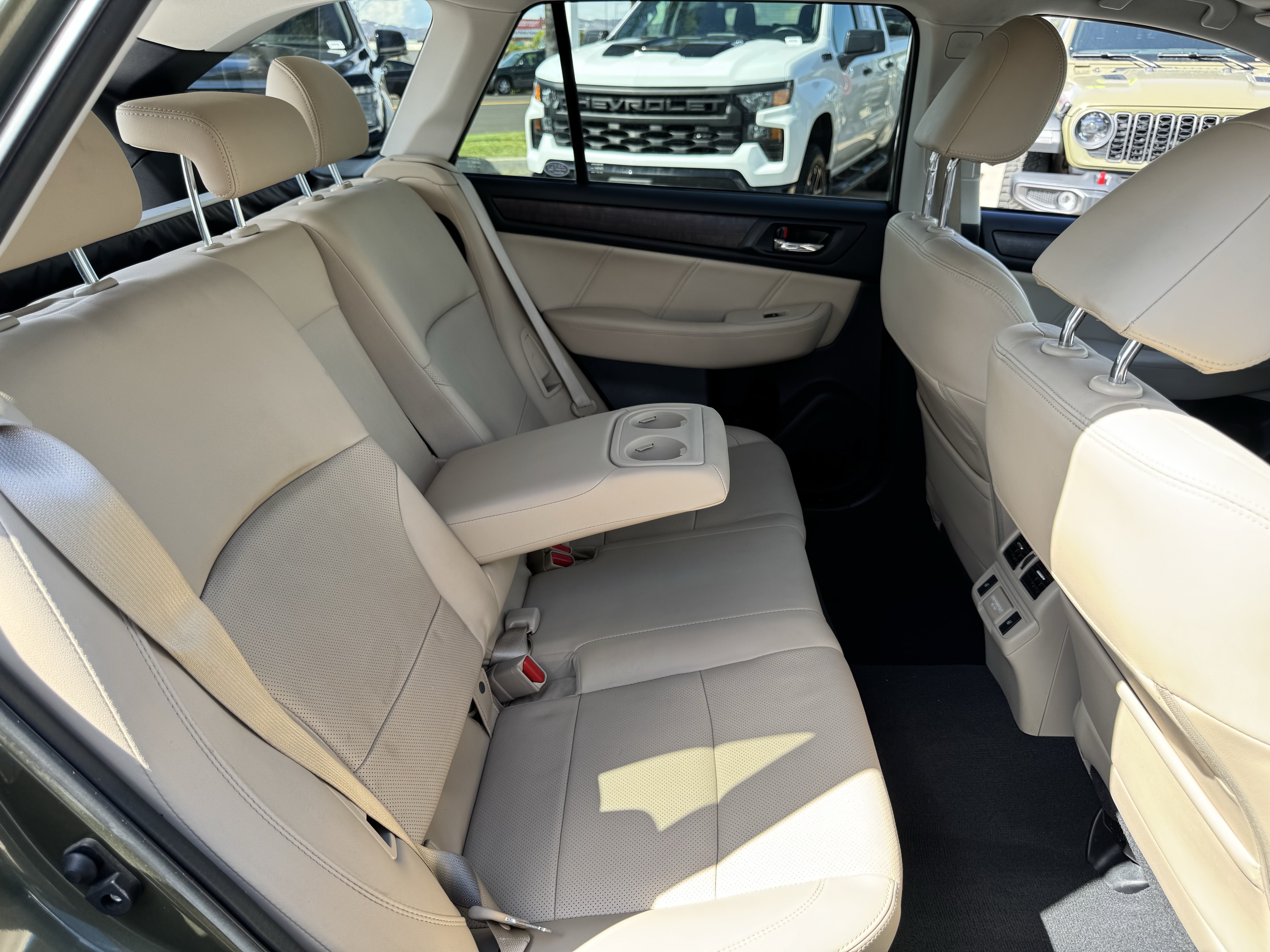 Used 2018 Subaru Outback 3.6R Limited AWD/4WD image 30
