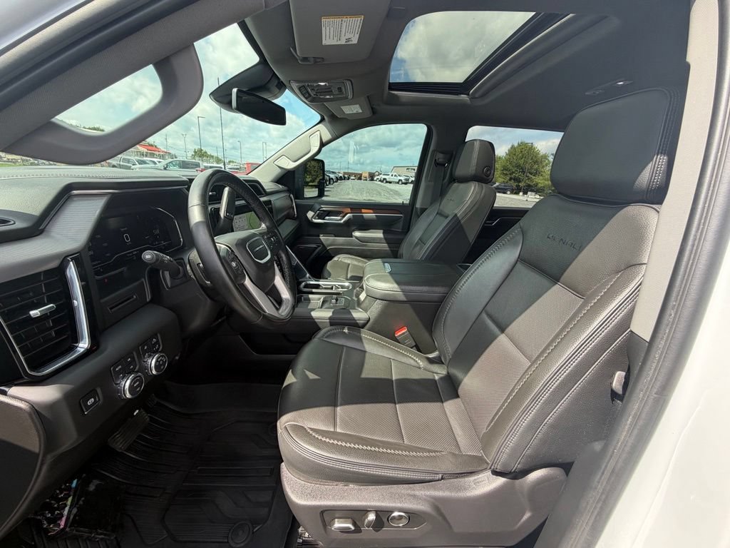 Used 2025 GMC Sierra 2500 Denali AWD/4WD image 2