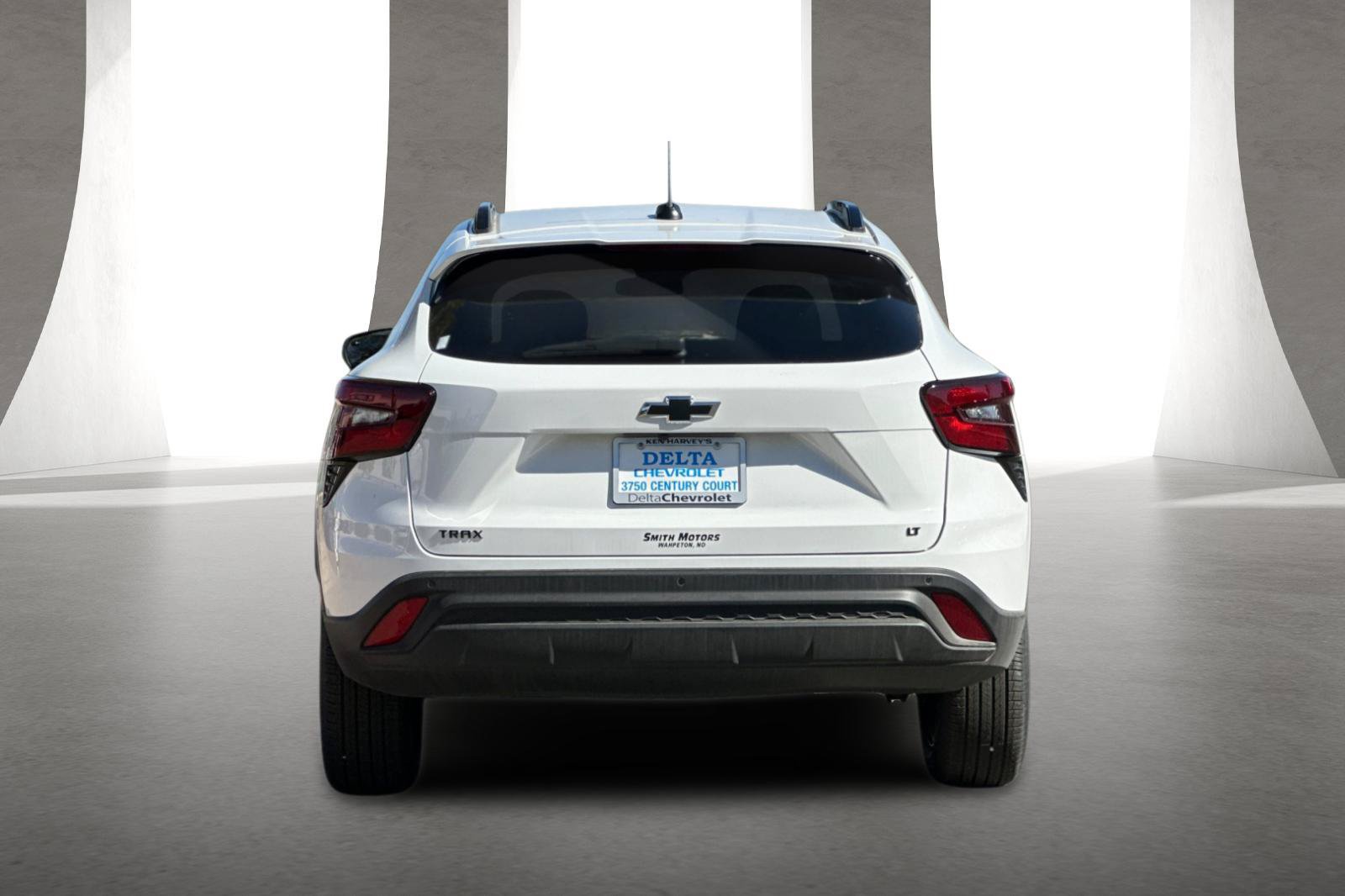 New 2026 Chevrolet Trax LT w/ Driver Confidence Package FWD image 5