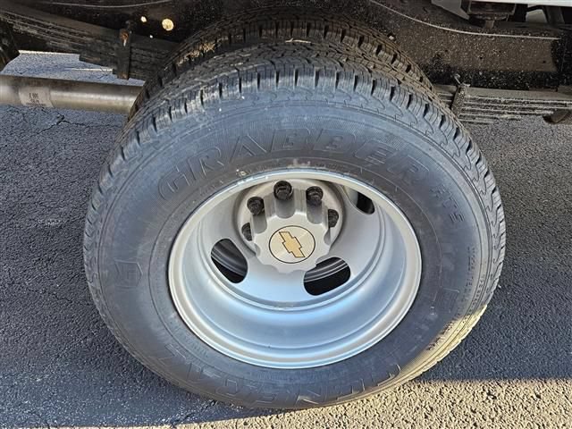 New 2024 Chevrolet Express 3500 w/ Power Convenience Package RWD image 5