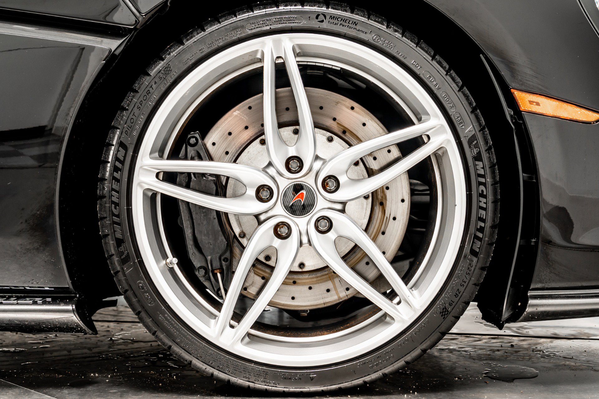 Used 2017 McLaren 570S image 32