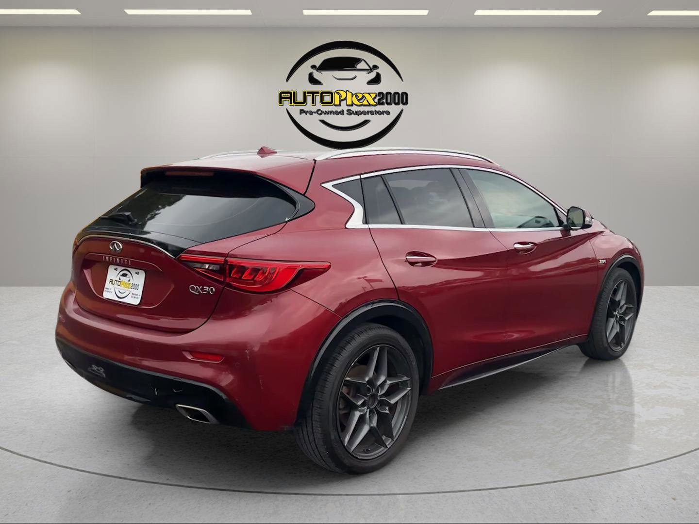 Used 2018 INFINITI QX30 Premium w/ Navigation Package image 7