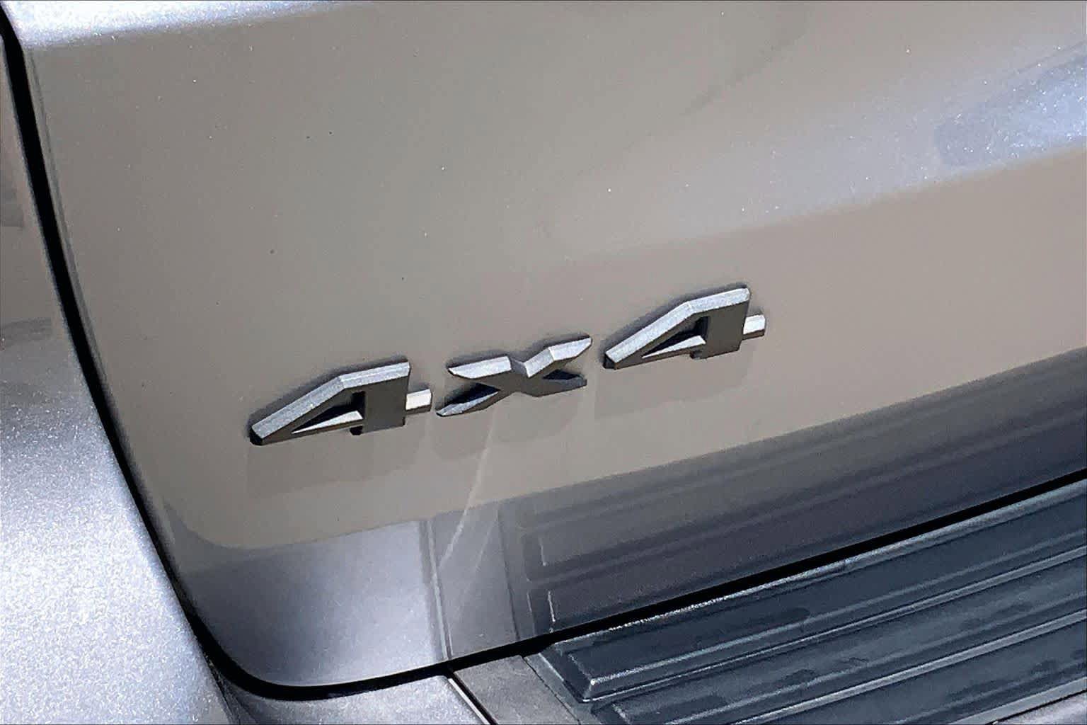Used 2020 Jeep Grand Cherokee Trailhawk w/ Trailhawk Luxury Group AWD/4WD image 10