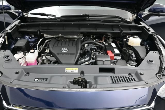 Certified 2024 Toyota Highlander Limited AWD/4WD image 24