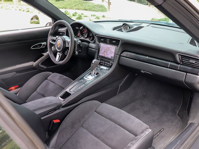 Used 2019 Porsche 911 Carrera GTS RWD image 31