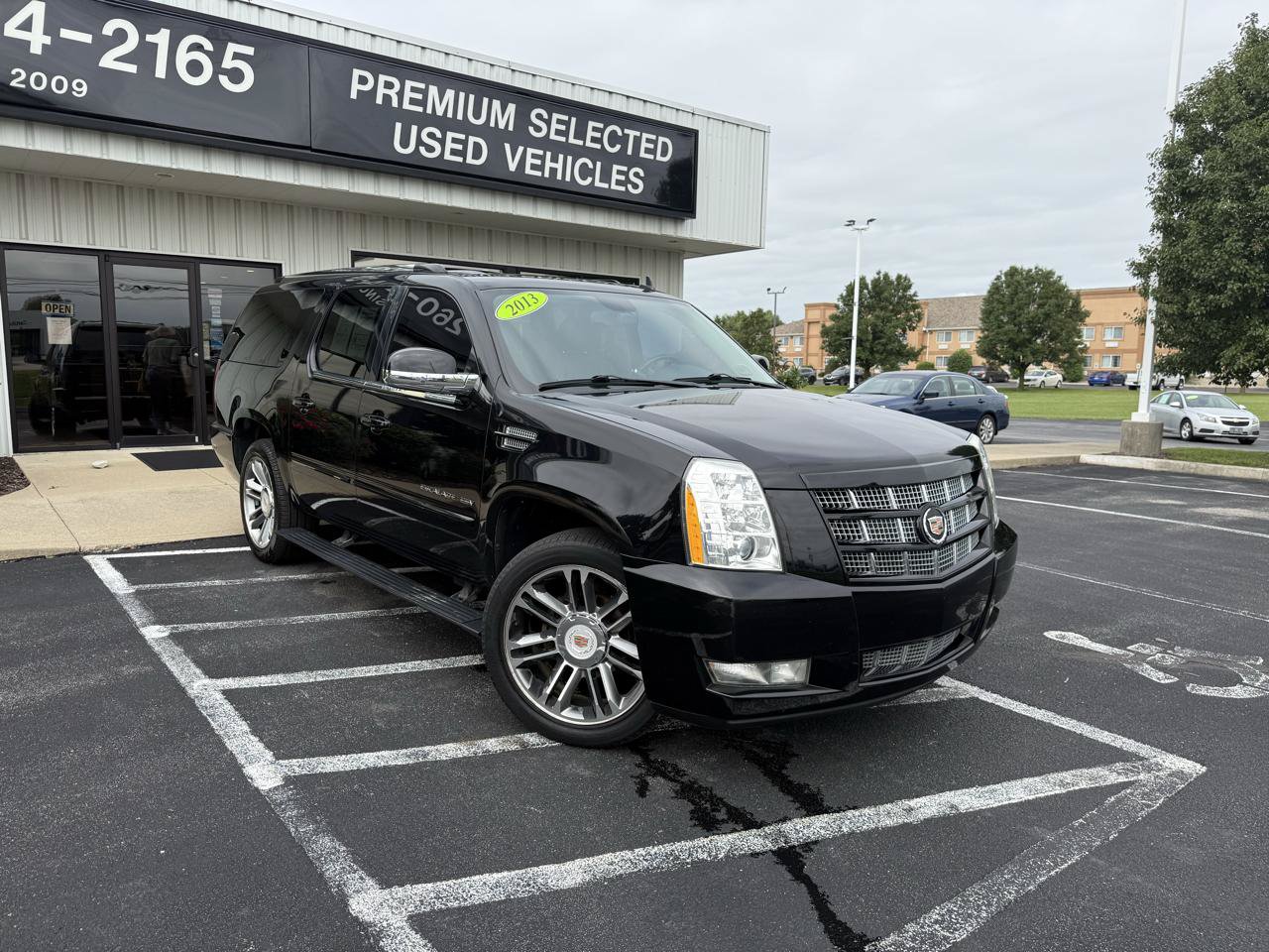 Used 2013 Cadillac Escalade ESV Premium AWD/4WD image 7