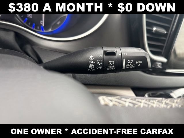 Used 2024 Chrysler Pacifica Touring-L FWD image 19