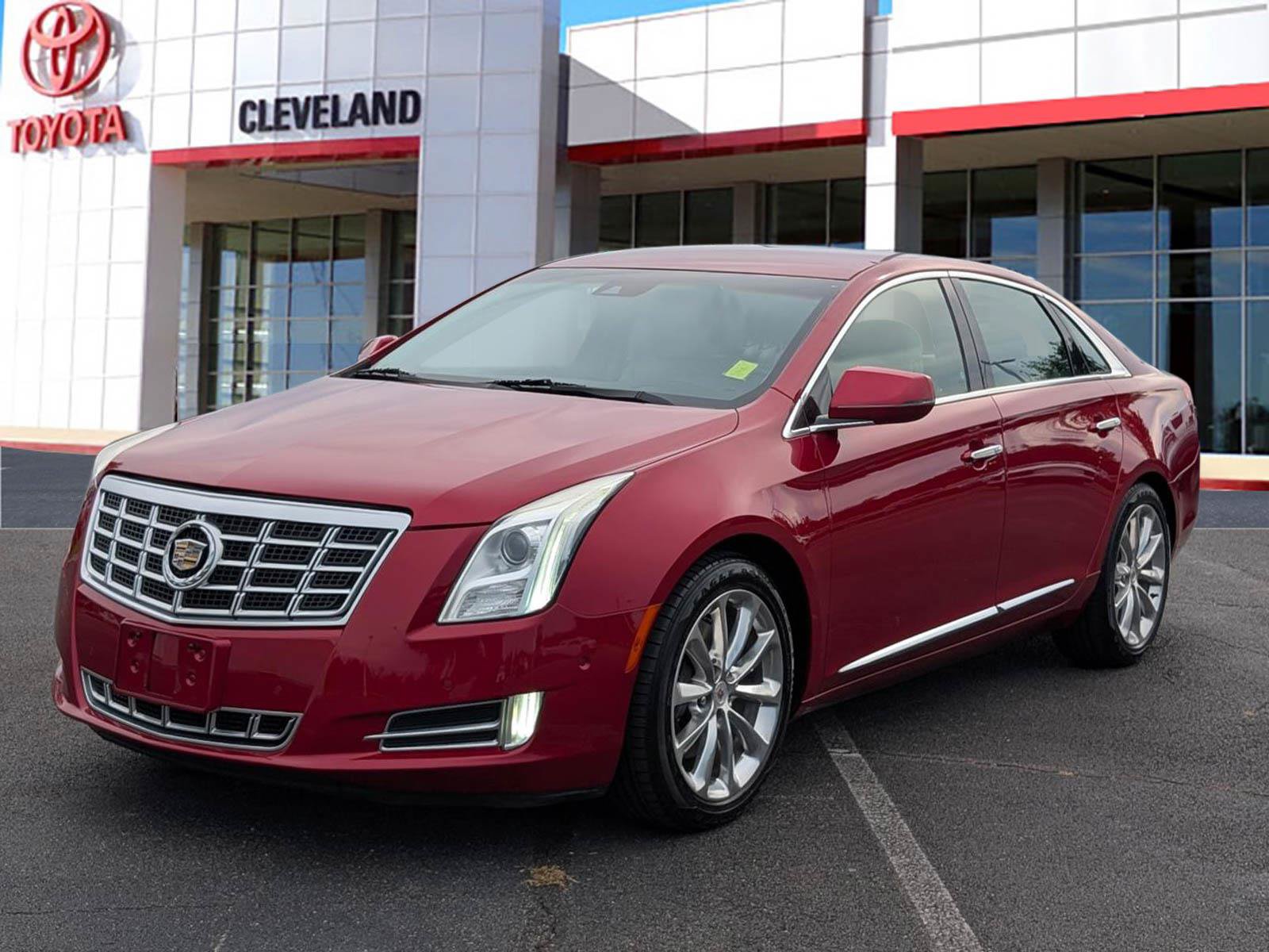 Used 2014 Cadillac XTS Luxury w/ Driver Awareness Package FWD image 4