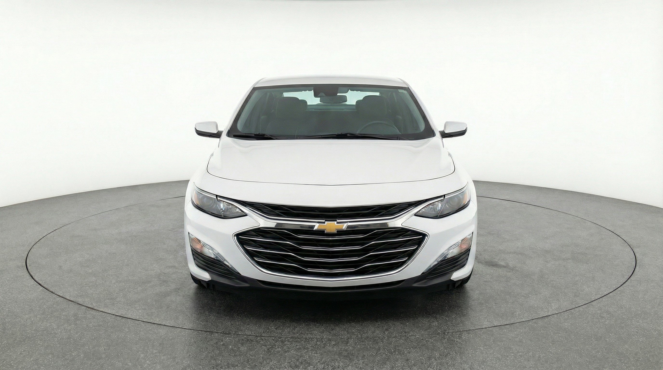Used 2024 Chevrolet Malibu LT image 2