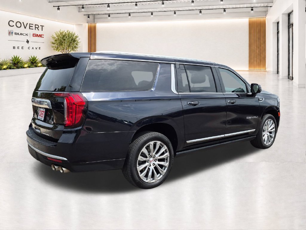 Used 2023 GMC Yukon XL Denali AWD/4WD image 12