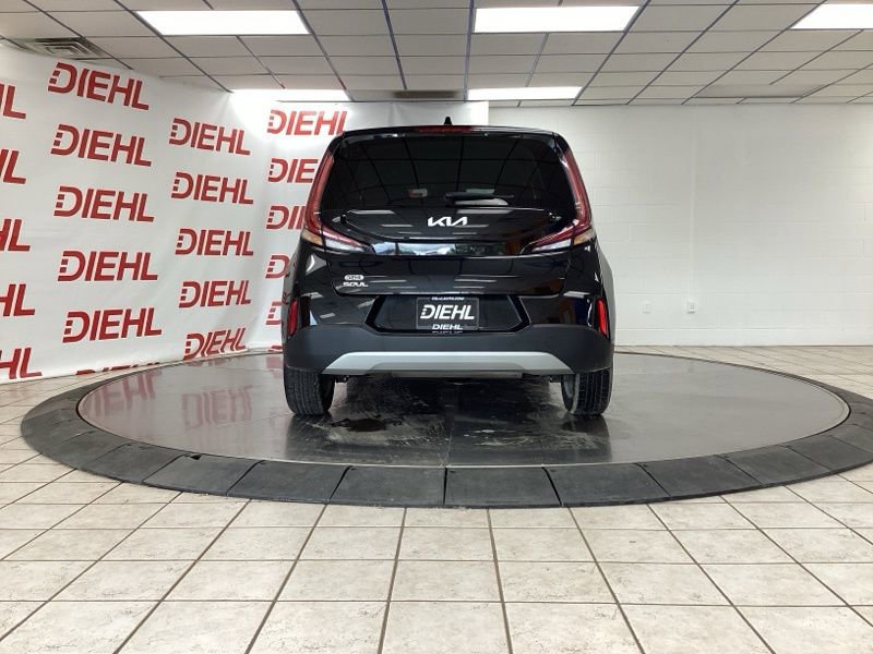 Certified 2023 Kia Soul LX w/ LX Technology Package FWD image 6