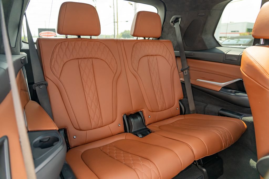 Used 2025 BMW X7 M60i AWD/4WD image 20