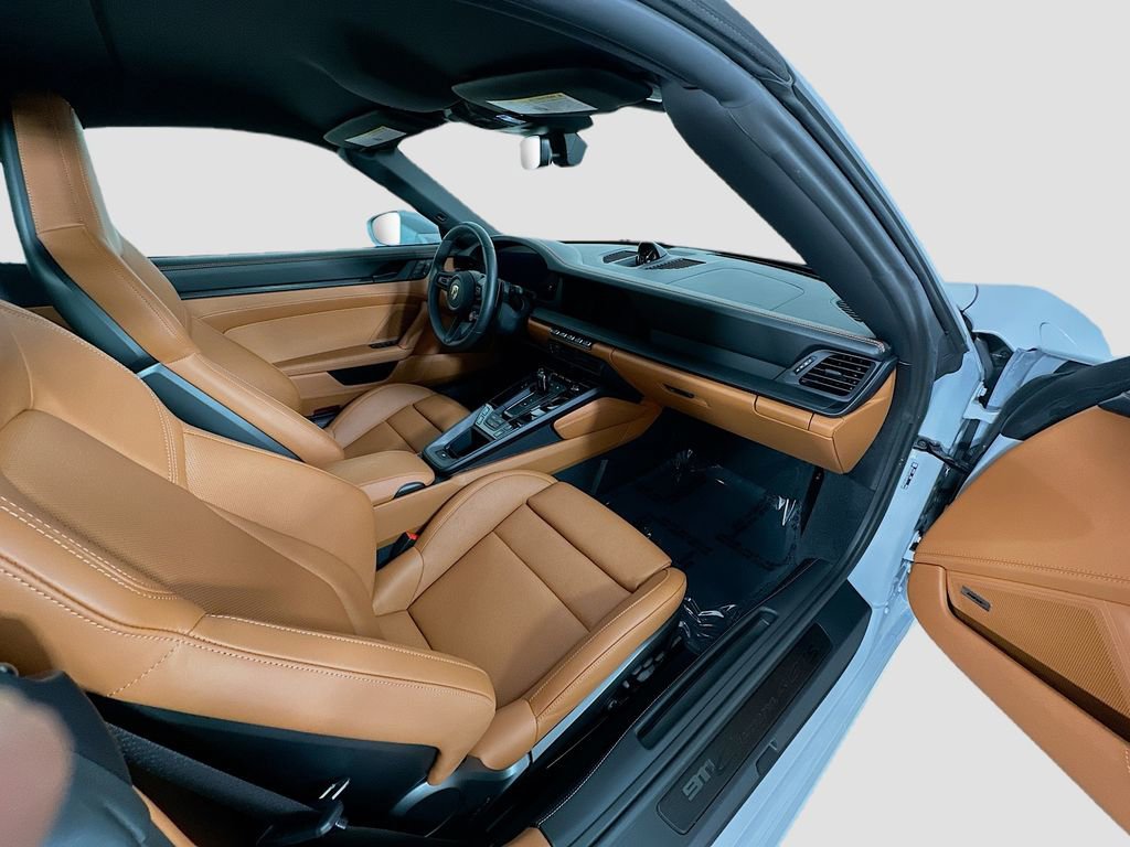 Certified 2026 Porsche 911 Carrera 4 GTS AWD/4WD image 26