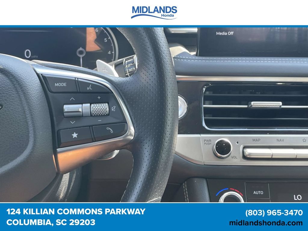 Used 2025 Genesis G70 2.5T RWD image 21