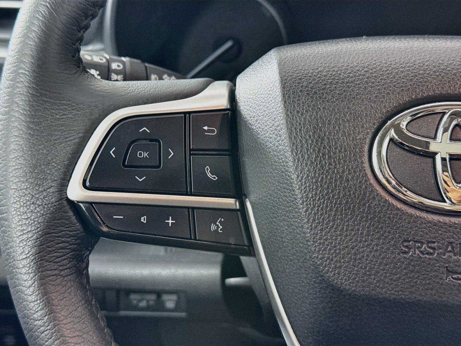 Certified 2026 Toyota Sienna XLE FWD image 18
