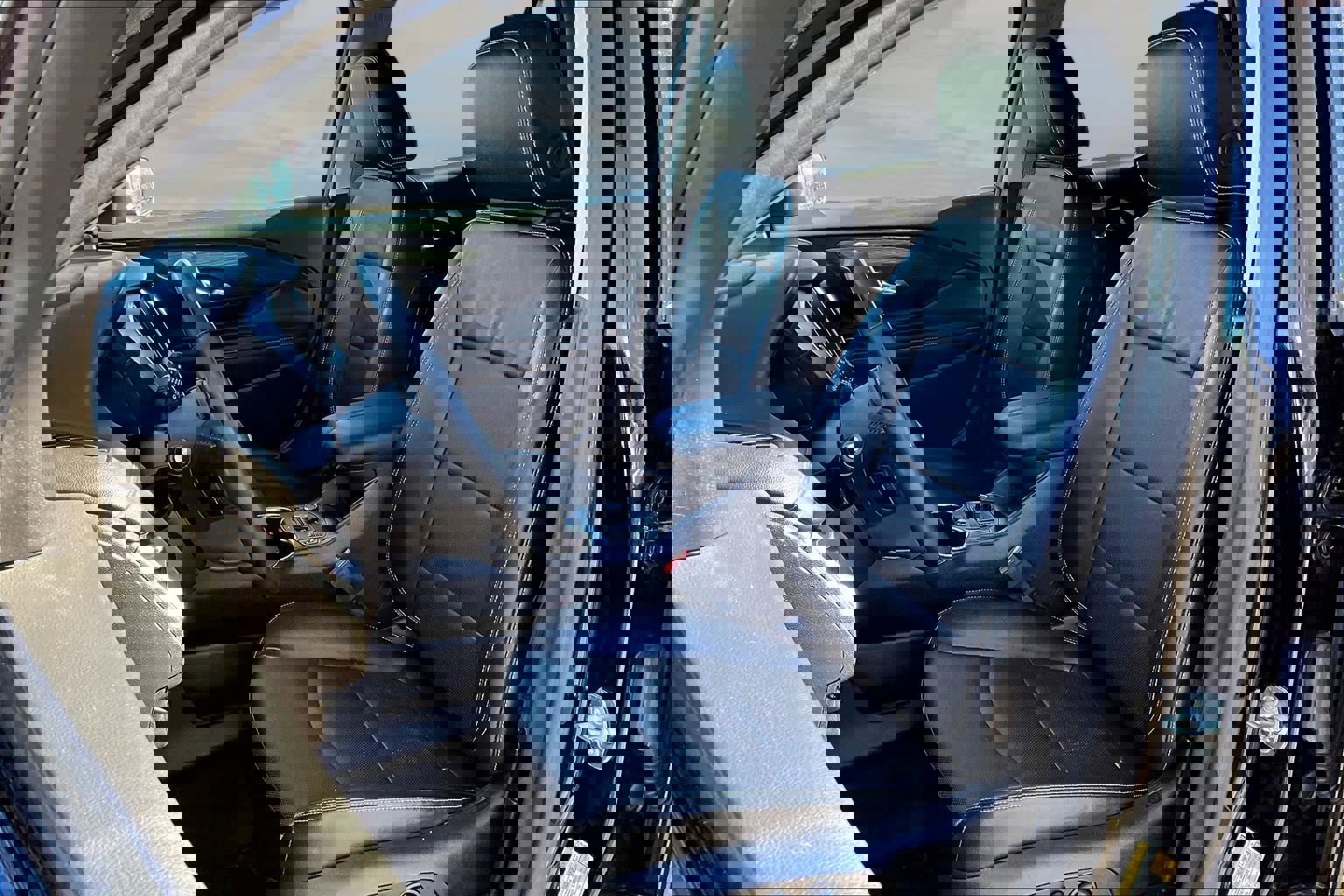 Used 2024 GMC Terrain SLT w/ Infotainment Package II image 13