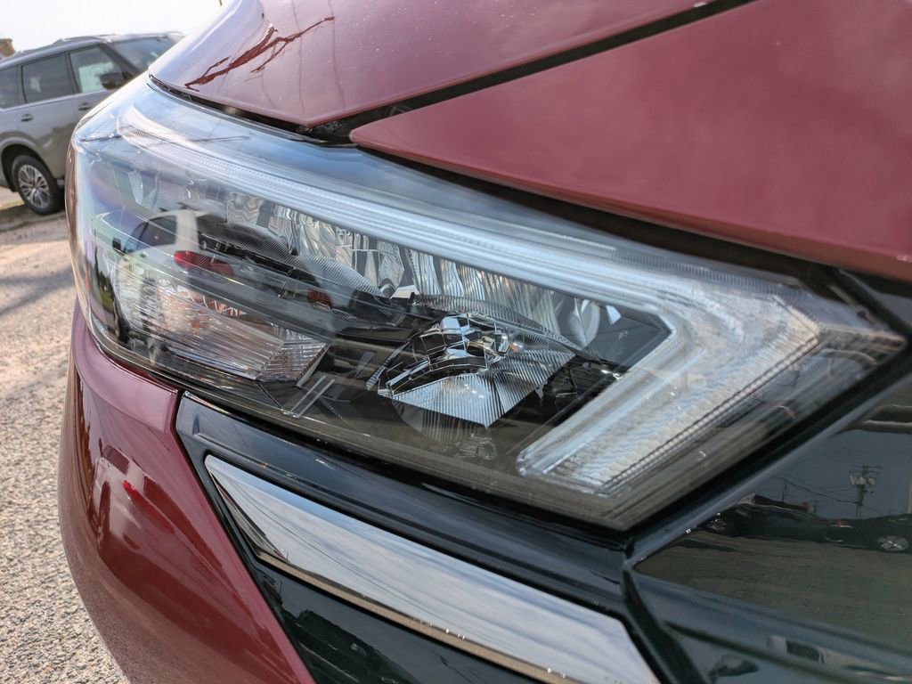 New 2025 Nissan Versa SR w/ Trunk Package image 10