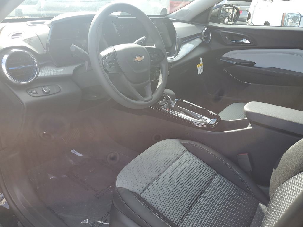 New 2026 Chevrolet Trax LT image 18