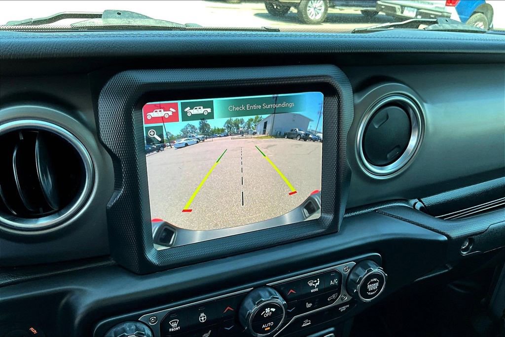 Used 2022 Jeep Gladiator Rubicon w/ LED Lighting Group AWD/4WD image 17