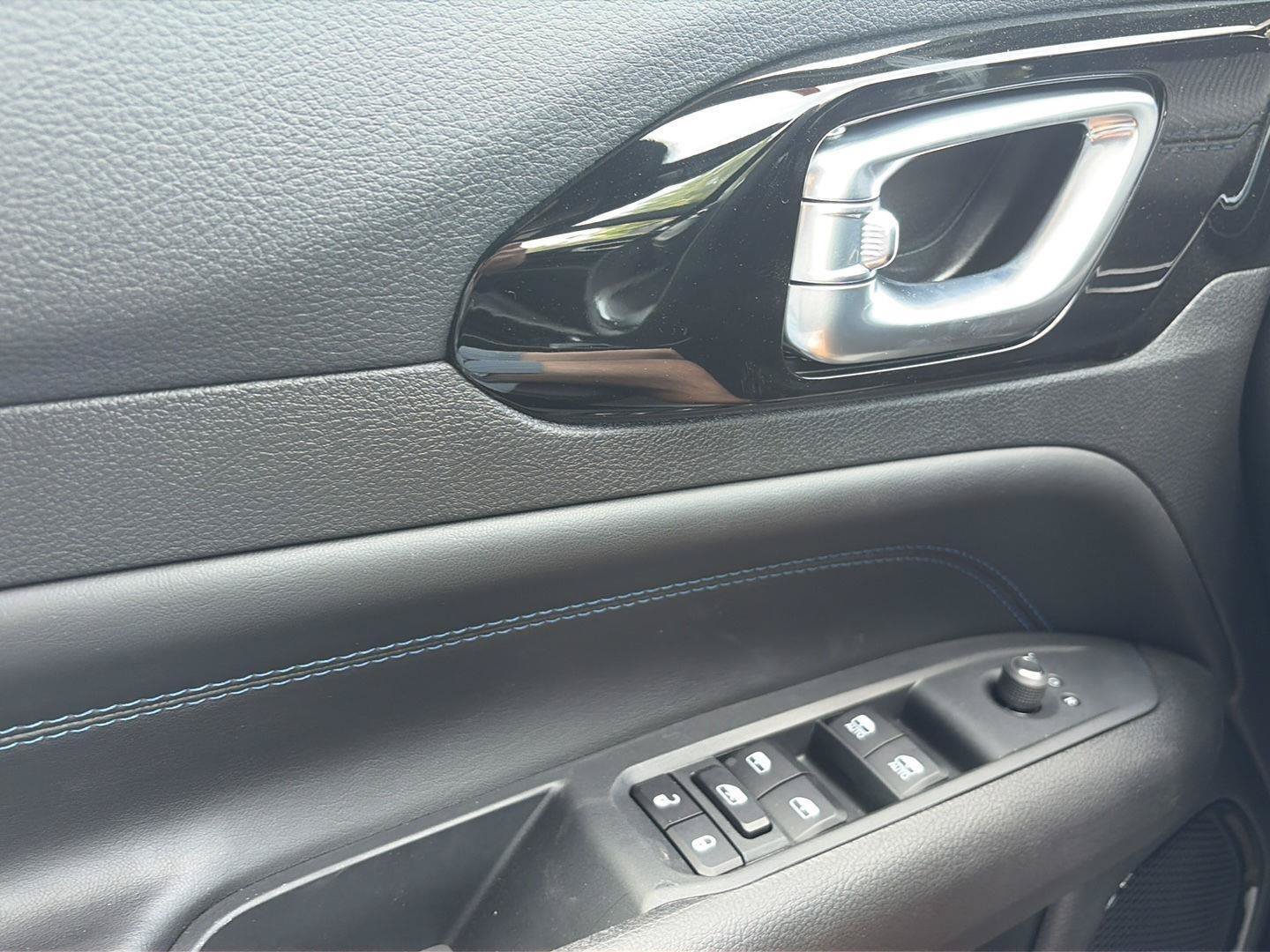 New 2026 Jeep Compass Latitude AWD/4WD image 19