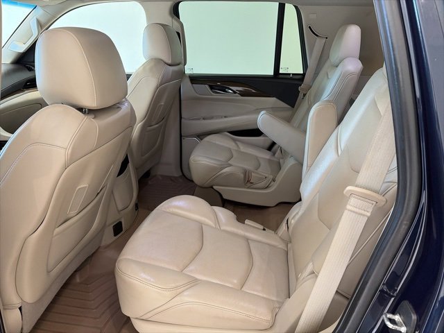 Used 2019 Cadillac Escalade Luxury w/ LPO, Radiant Package image 15