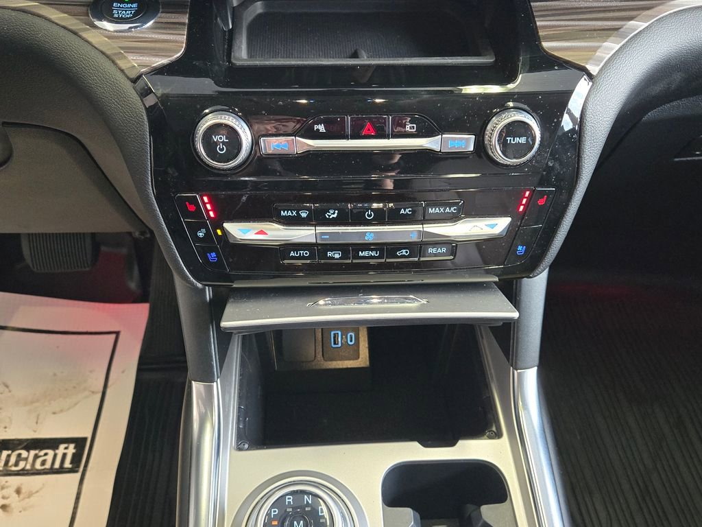 Used 2021 Ford Explorer Limited w/ Equipment Group 301A image 19
