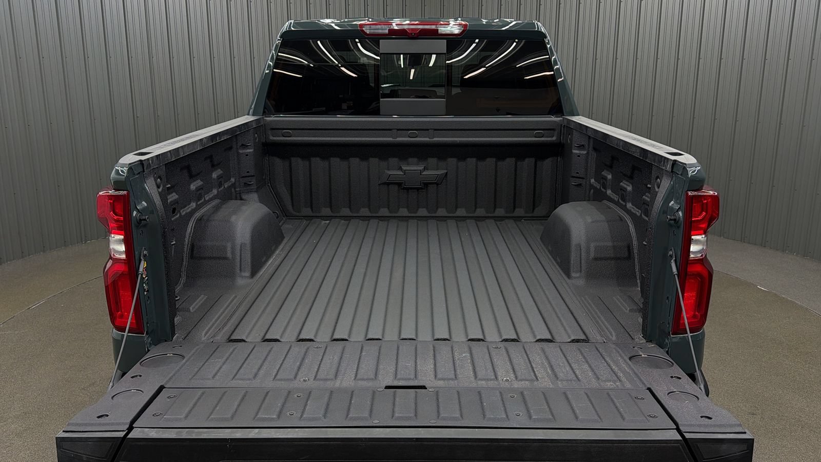 Used 2026 Chevrolet Silverado 1500 LT Trail Boss w/ LT Trail Boss Premium Package AWD/4WD image 17