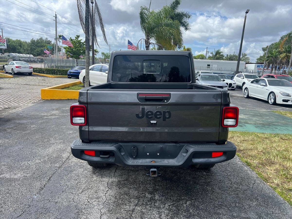 Used 2025 Jeep Gladiator Sport AWD/4WD image 6