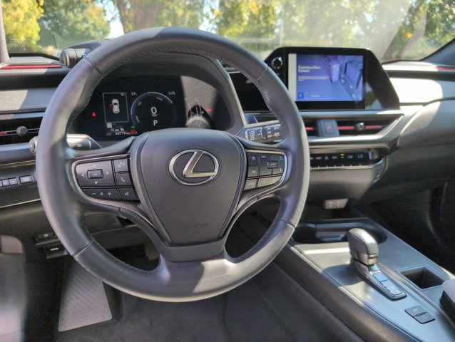 Used 2025 Lexus UX 300h FWD image 18