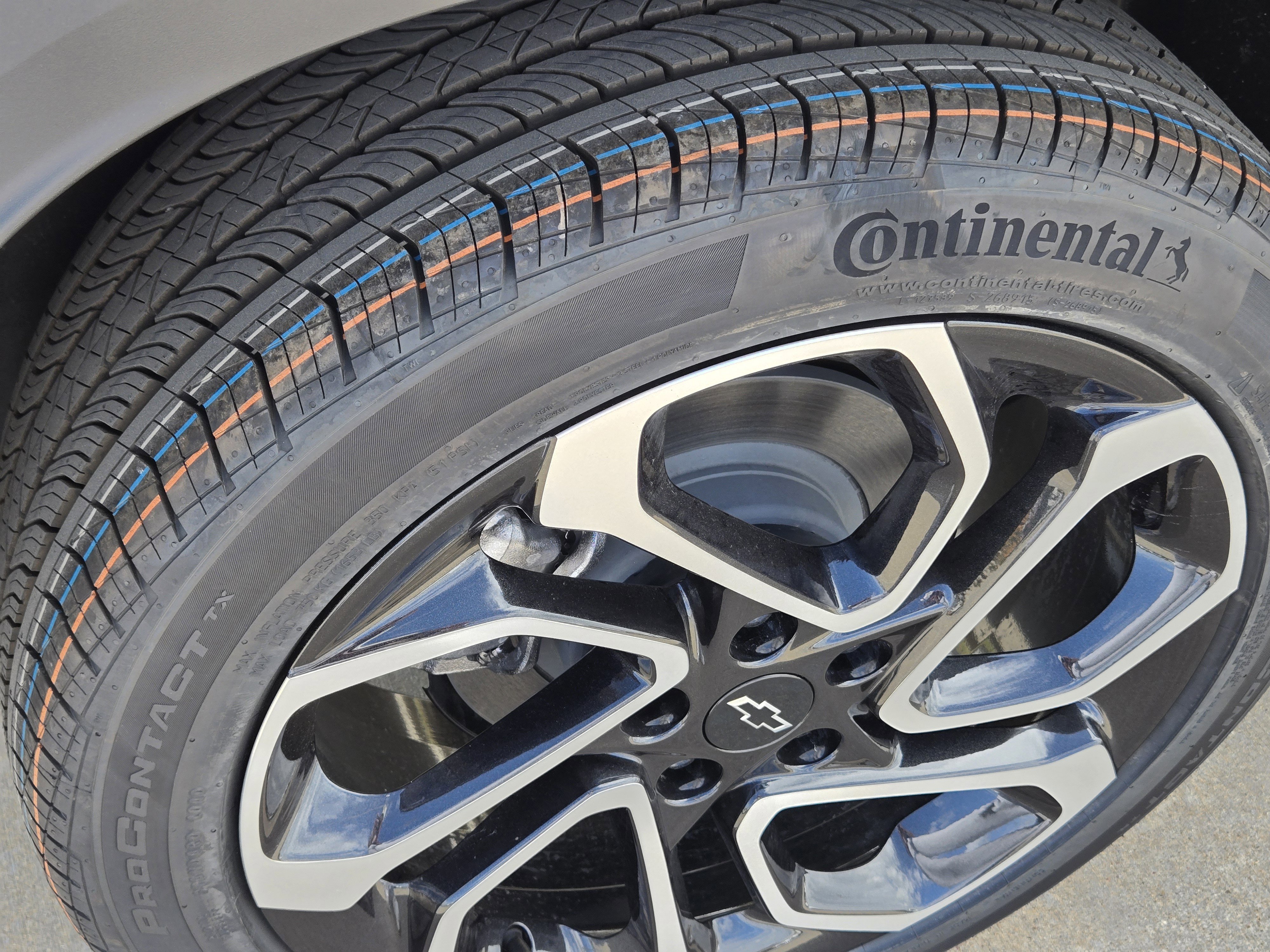 New 2026 Chevrolet Trax RS w/ Sunroof Package image 7