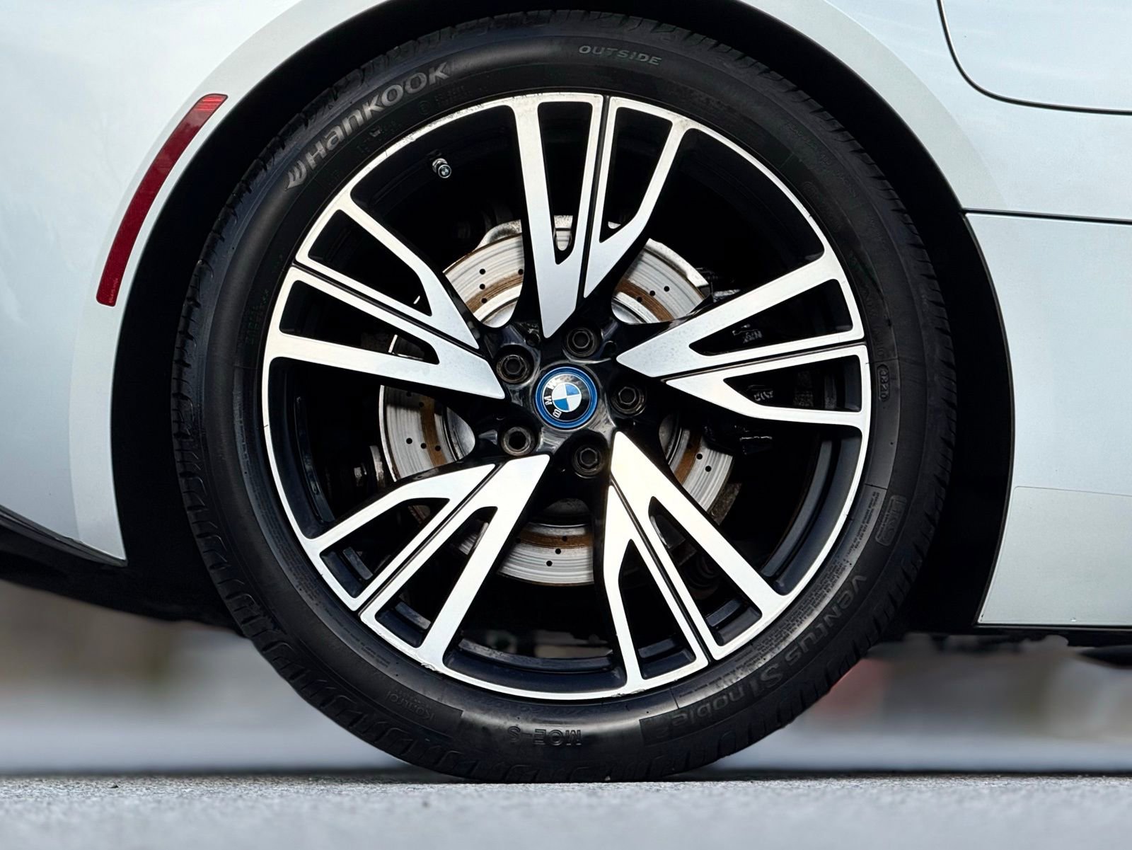 Used 2015 BMW i8 image 19