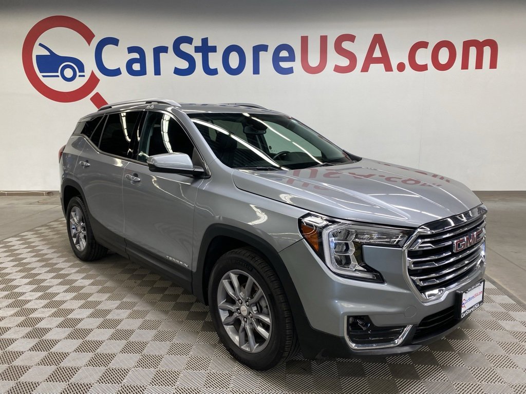 Used 2024 GMC Terrain SLT image 1