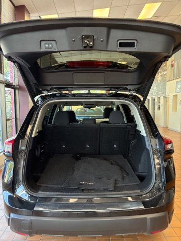 Used 2026 Nissan Rogue SV FWD image 14