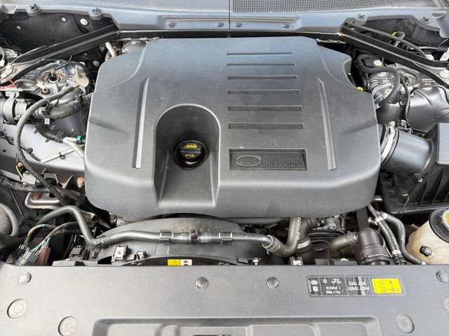 Used 2021 Land Rover Defender 110 X-Dynamic SE AWD/4WD image 19