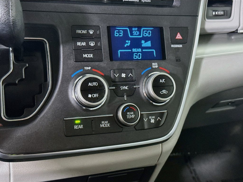 Certified 2019 Toyota Sienna LE AWD/4WD image 8