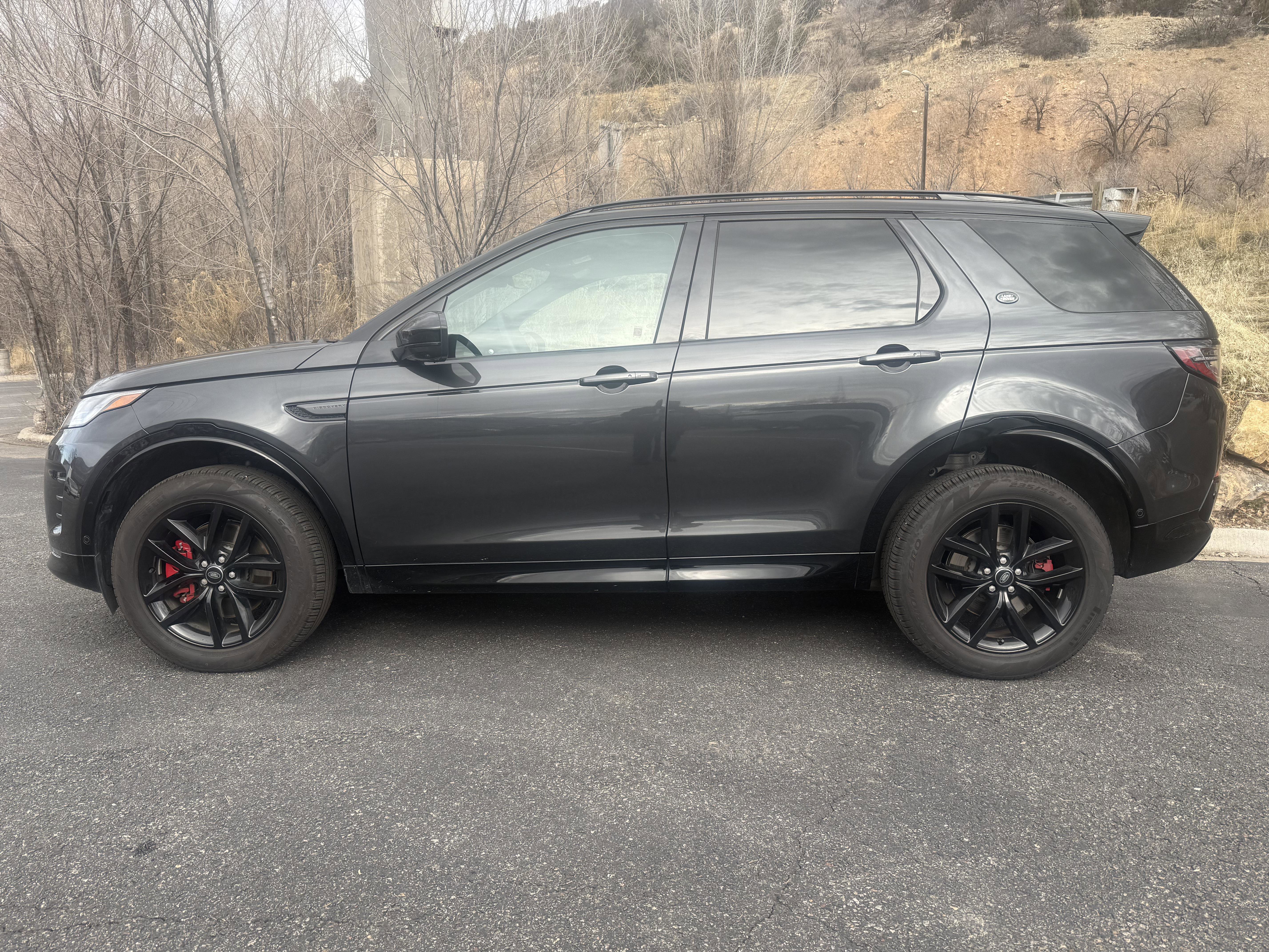 Used 2025 Land Rover Discovery Sport Dynamic SE image 7