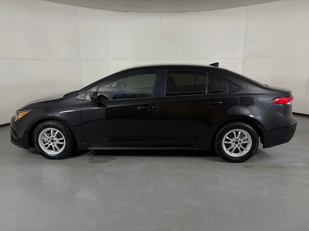 Used 2022 Toyota Corolla LE w/ Carpet Mat Package (TMS) FWD image 5