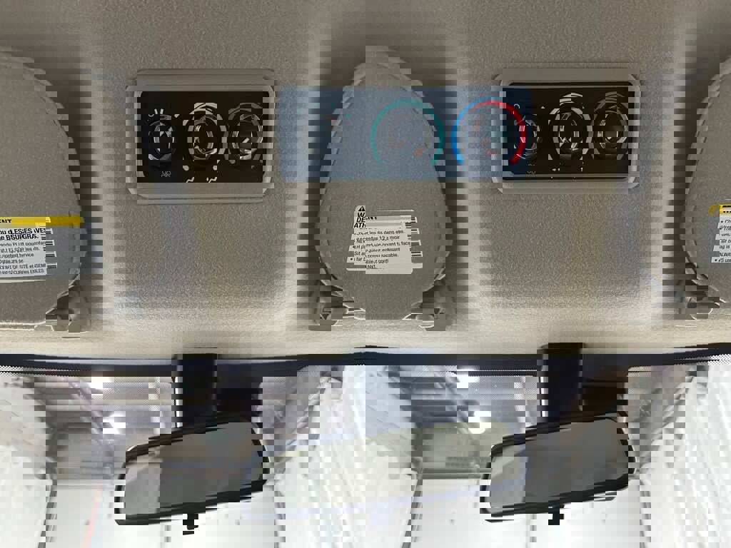 Used 2025 Chevrolet Express 3500 LT w/ LT Preferred Equipment Group image 29