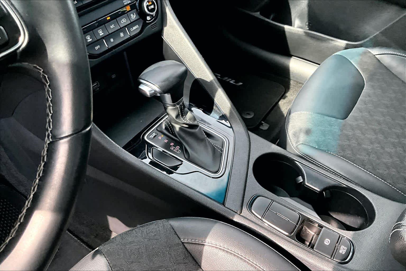Used 2020 Kia Niro Touring FWD image 17