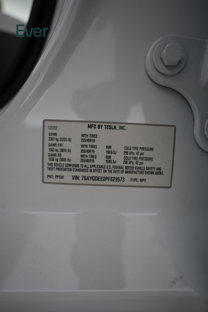 Used 2023 Tesla Model Y Long Range AWD/4WD image 29