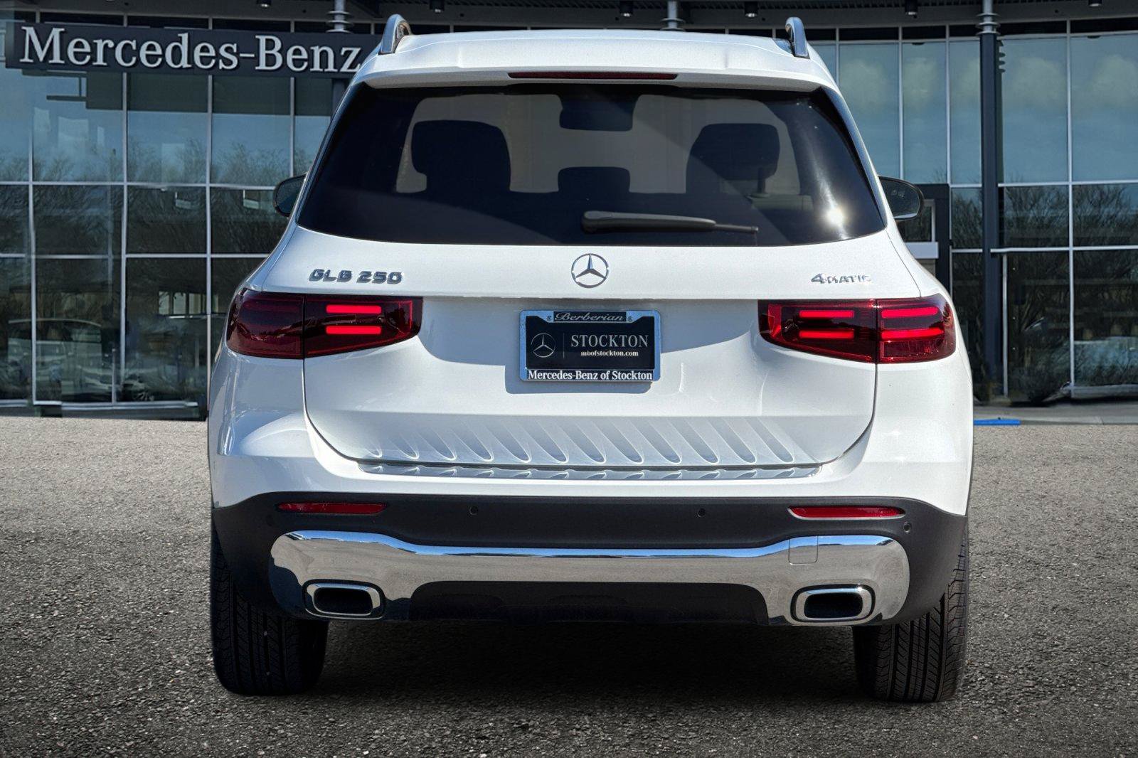 New 2025 Mercedes-Benz GLB 250 4MATIC image 5